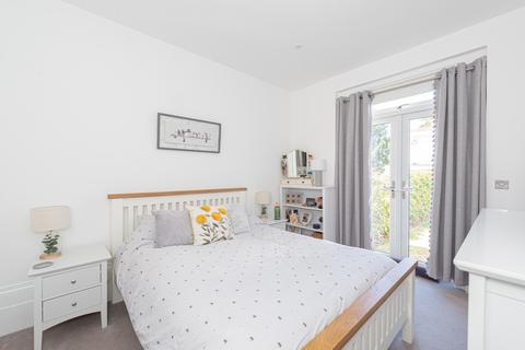 22a Worple Road, Epsom, KT18 5EF