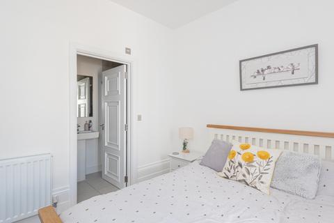 22a Worple Road, Epsom, KT18 5EF