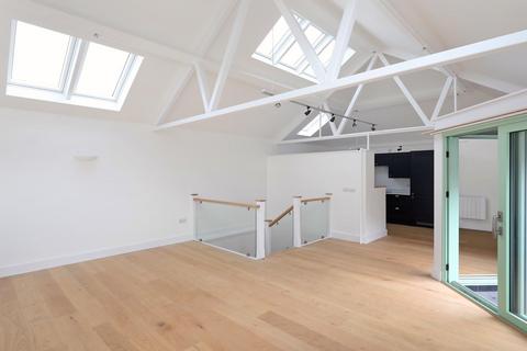 4 Locarno Road, London, W3 6RG