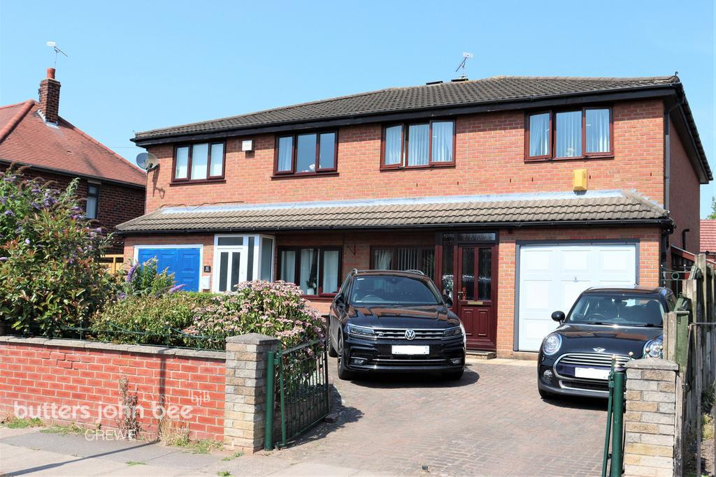 Bramhall Road, Crewe 3 bed semidetached house £190,000