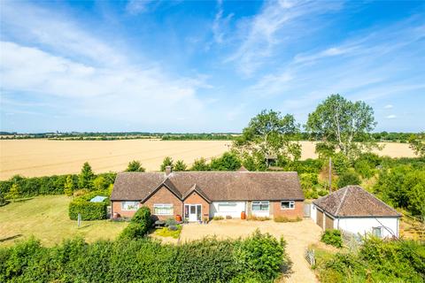 5 bedroom bungalow for sale - Robins Folly, Thurleigh, Bedfordshire, MK44