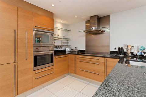 2 bedroom apartment to rent, Howard Building, 368 Queenstown Road, London, SW11