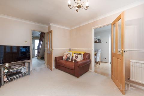 12 Vine Way, Brentwood, CM14 4UU