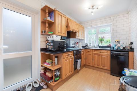 12 Vine Way, Brentwood, CM14 4UU