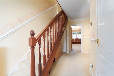 12 Vine Way, Brentwood, CM14 4UU