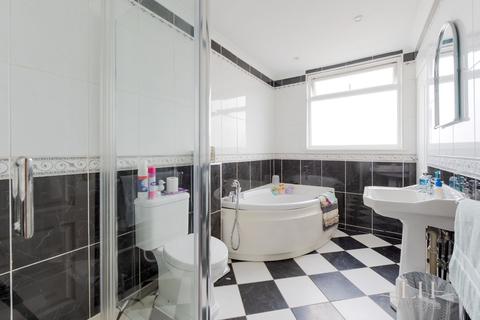 12 Vine Way, Brentwood, CM14 4UU