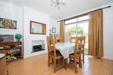 73 North View, Pinner, HA5 1PT