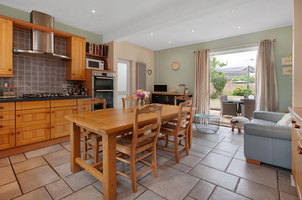 Kitchen breakfast room