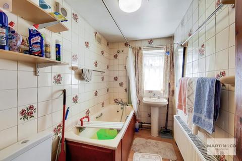 90 Avondale Road, South Croydon, CR2 6JB