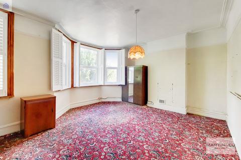 90 Avondale Road, South Croydon, CR2 6JB