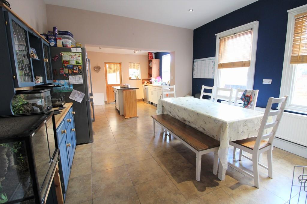 Morton Terrace, Gainsborough 5 bed semidetached house for sale £225,000