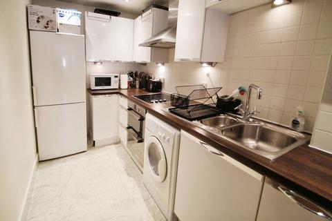 1 bedroom apartment to rent, Empress Court, Woodins Way