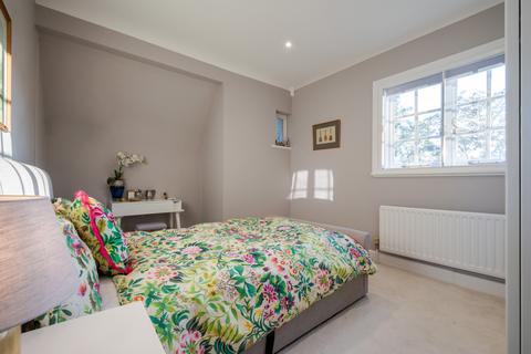 3 bedroom detached house to rent, Wildwood Road, Hampstead Garden Suburb, London