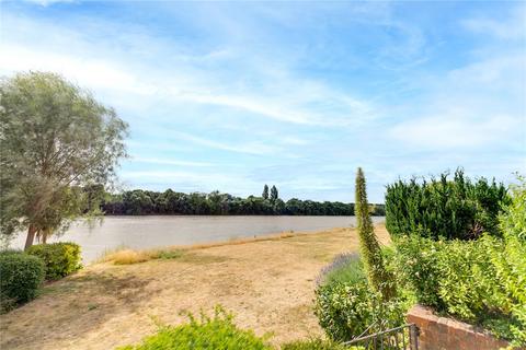 5 bedroom end of terrace house for sale, Chiswick Quay, London