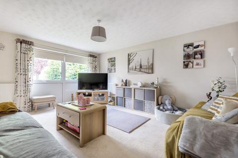 13 Fiona Close, Winchester, SO23 0HB