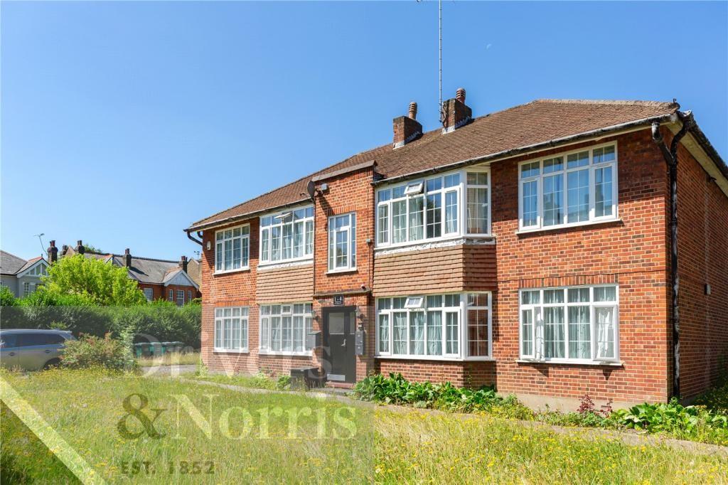 Torrington Court, North Finchley... 2 bed apartment £1,733 pcm (£400 pw)