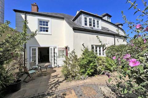 11 Belvedere, Truro, TR1 1UU