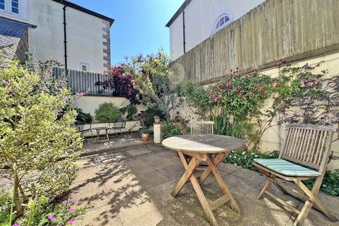 11 Belvedere, Truro, TR1 1UU
