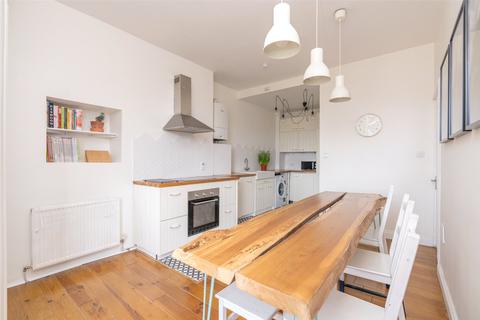 16/5 Hermitage Park, Edinburgh, EH6 8HB