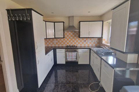 3 bedroom semi-detached house to rent, Willow Way, Croxteth, Liverpool