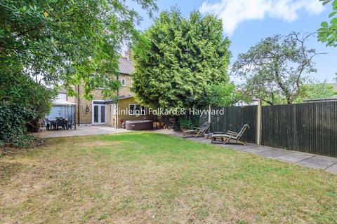 7 Dallinger Road, London, SE12 0TJ
