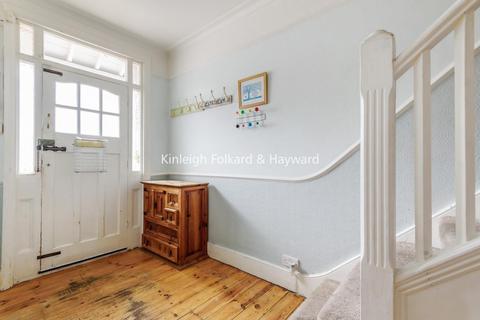7 Dallinger Road, London, SE12 0TJ