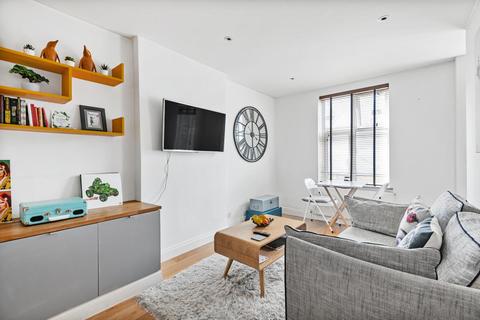 Flat 14, Effra Court Brixton Hill, London, SW2 1RB