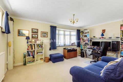 49 Broadheath Drive, Chislehurst, BR7 6EU