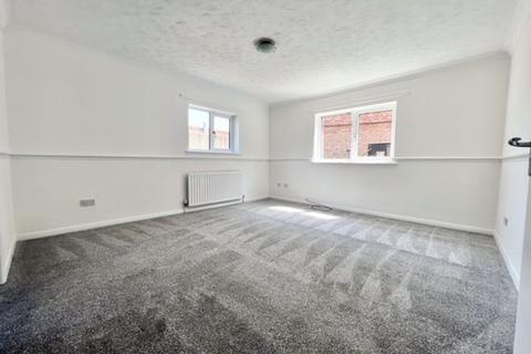 1 bedroom ground floor flat for sale - GROSVENOR CRESCENT, GRIMSBY