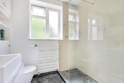 42 Abbots Park, London, SW2 3QD