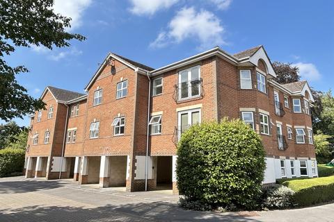 2 bed flat/apartment for rent in Regent Court, Basingstoke, RG21