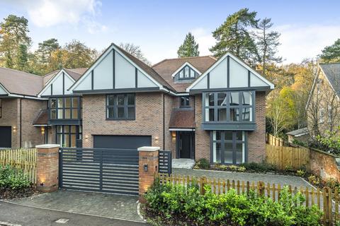 5 bedroom detached house for sale, Church Road, Aspley Heath, Bedfordshire, MK17