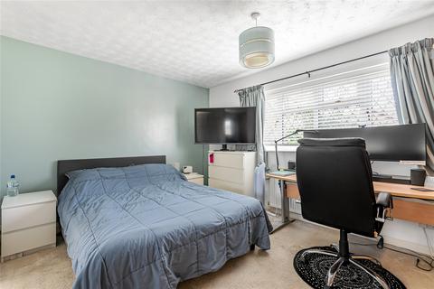 6 Chestnut Leys, Steeple Claydon, Buckingham, MK18 2RR