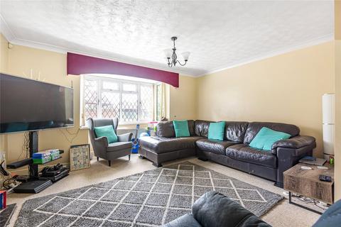 6 Chestnut Leys, Steeple Claydon, Buckingham, MK18 2RR