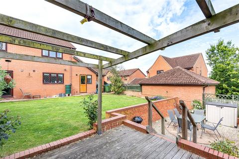 6 Chestnut Leys, Steeple Claydon, Buckingham, MK18 2RR