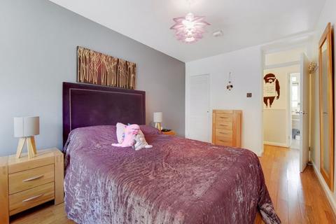 Flat 18, Rollo Court Strasburg Road, London, SW11 5HL