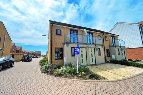 37 Sunliner Way, South Ockendon, RM15 5FS