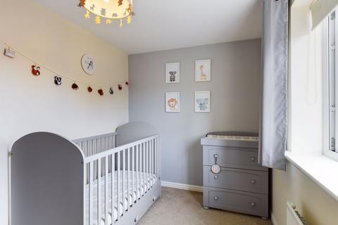 37 Sunliner Way, South Ockendon, RM15 5FS