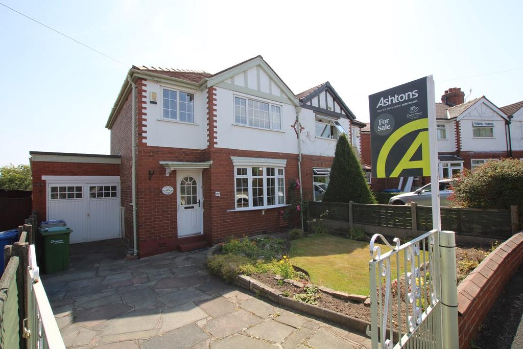 Carlton Way, Glazebrook, Warrington, WA3 3 bed semidetached house £