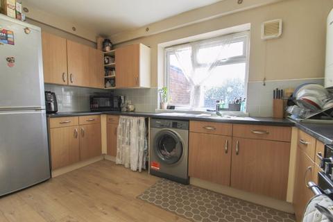 2 bedroom maisonette for sale, Sussex Crescent, Northolt