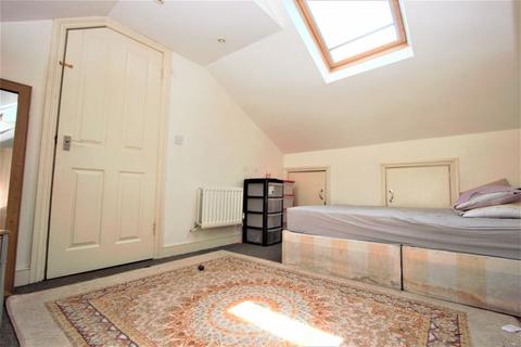 2 bedroom flat to rent, Sandford Avenue, Wood Green N22