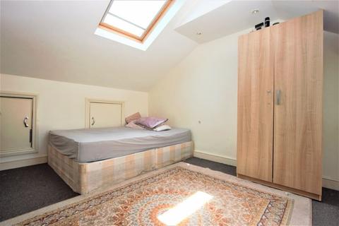 2 bedroom flat to rent, Sandford Avenue, Wood Green N22