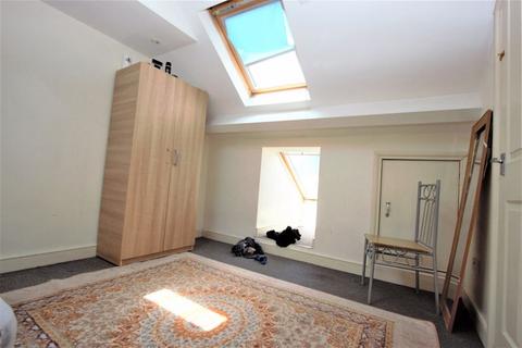 2 bedroom flat to rent, Sandford Avenue, Wood Green N22