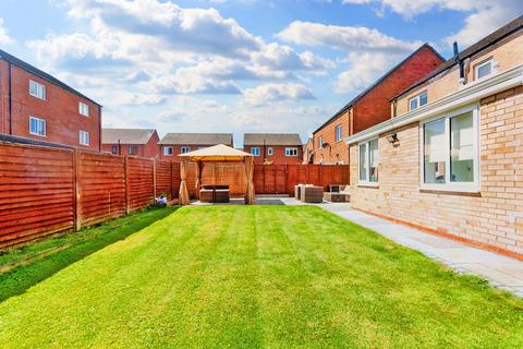 4 bedroom detached house for sale - Coslett Drive, St Helens, WA10