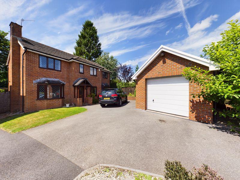 Plas Derwen View, Abergavenny 5 bed detached house for sale £500,000