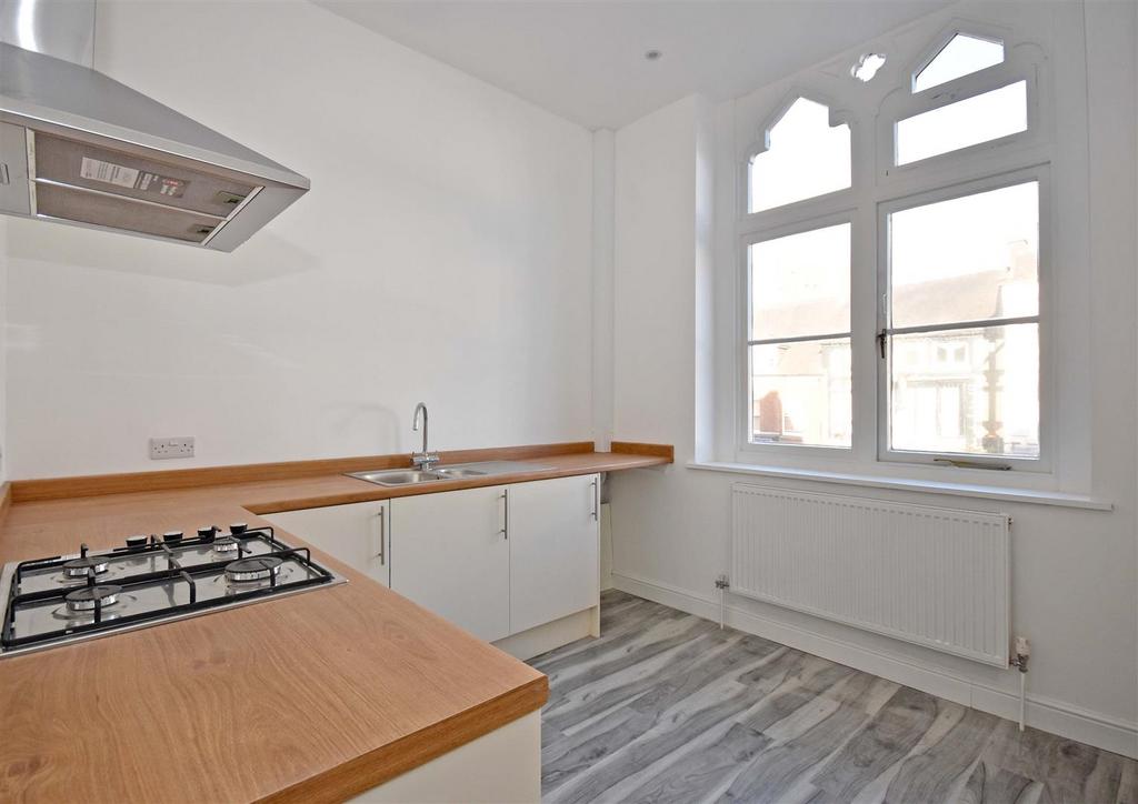 16a High St-kitchen1.jpg
