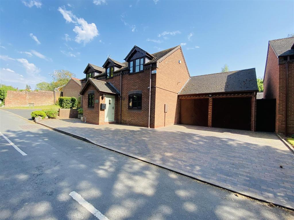 1 Nursery Farm Cottages, Middle Lane, Oaken, Wolverhampton 4 bed