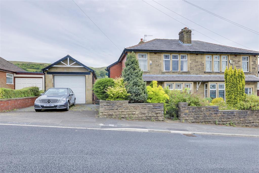 Hardman Drive, Cowpe, Rossendale 3 bed semidetached house £350,000
