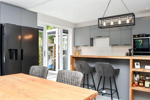23 Benton Park Drive, Rawdon, Leeds, LS19 6AN