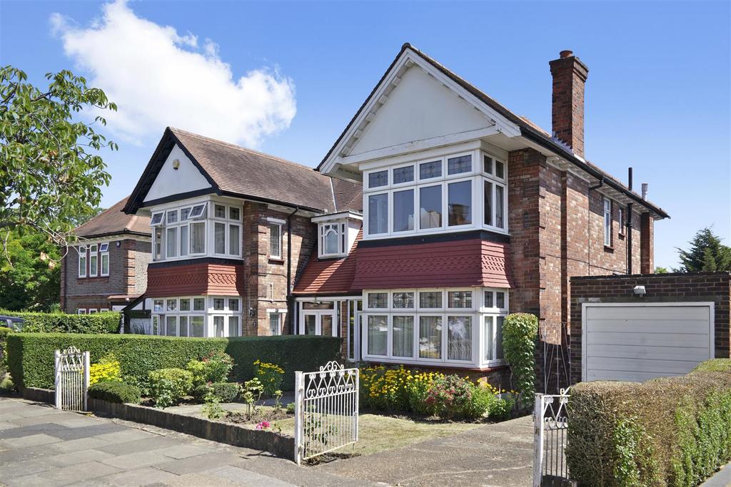 The Fairway, Wembley 3 bed semidetached house for sale £800,000